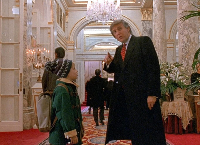 Дональд Трамп у фільмі «Сам Удома 2»