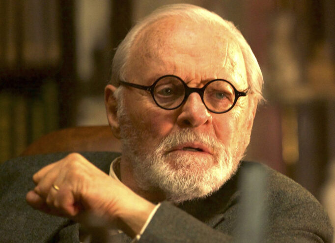 Ентоні Гопкінс у фільмі «Останній сеанс Фройда»