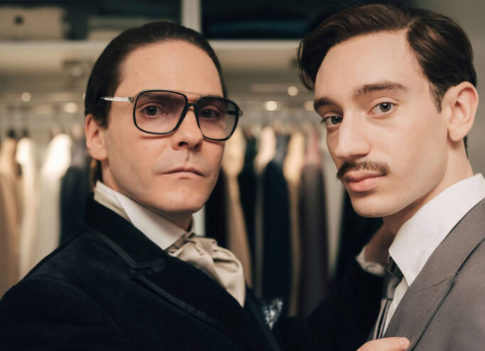 Кадр з серіалу Becoming Carl Lagerfeld