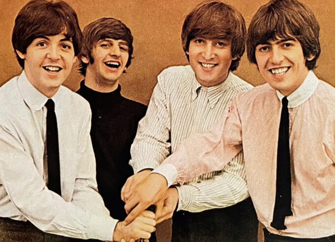 Обкладинка вінілу The Beatles до музичної комедії Help!