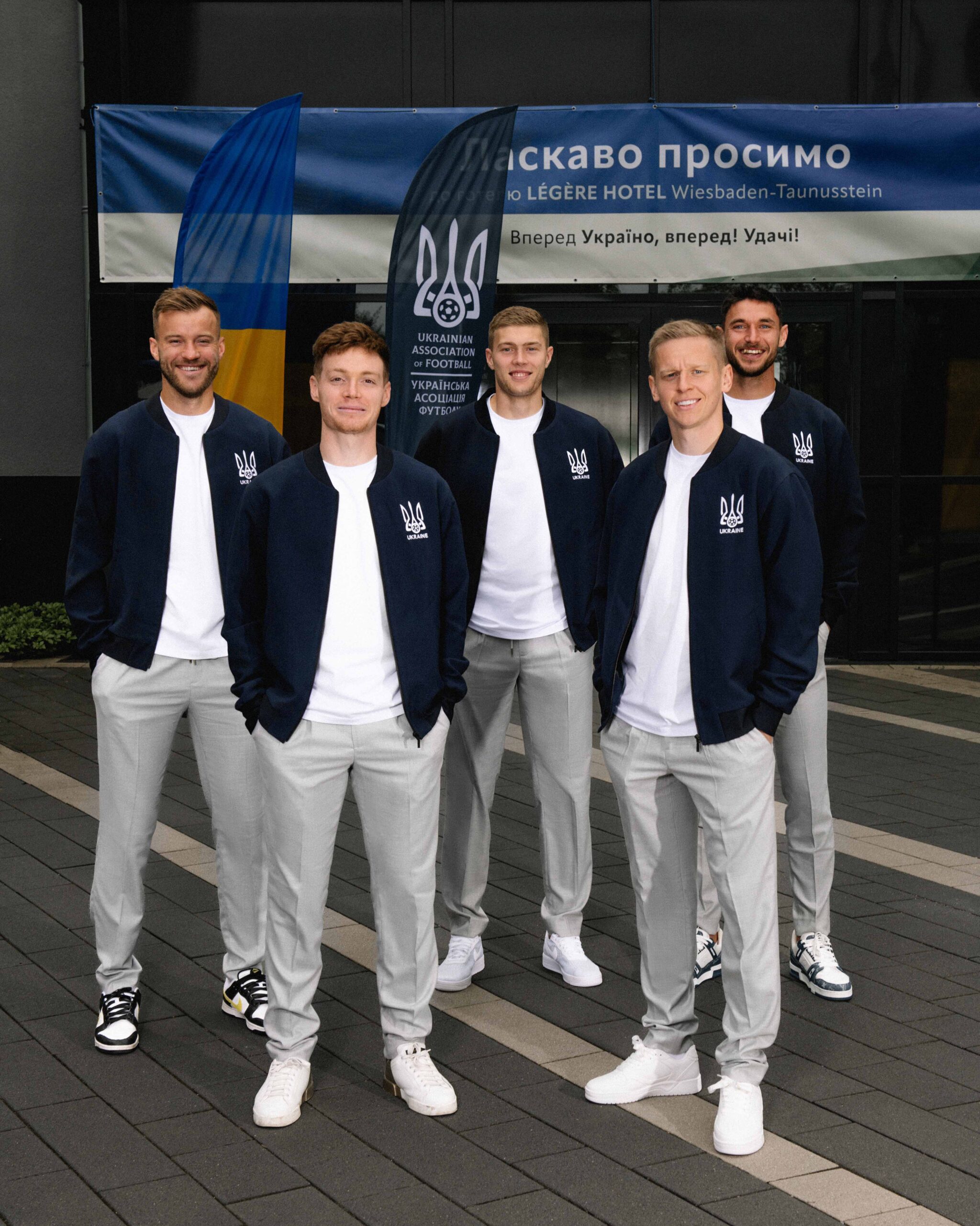Українскі футболісти в речах бренду Indposhiv