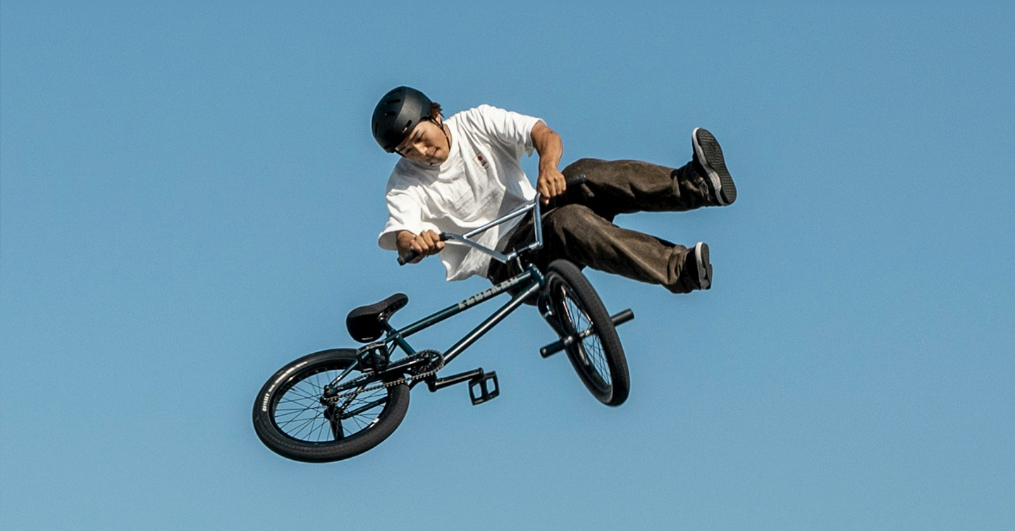BMX-райдер з Японії у формі від HUMAN MADE