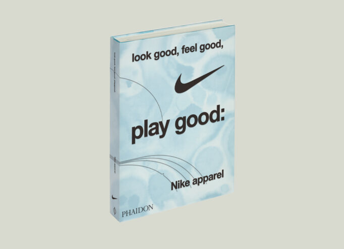 Книжк про жіночий одяг Nike