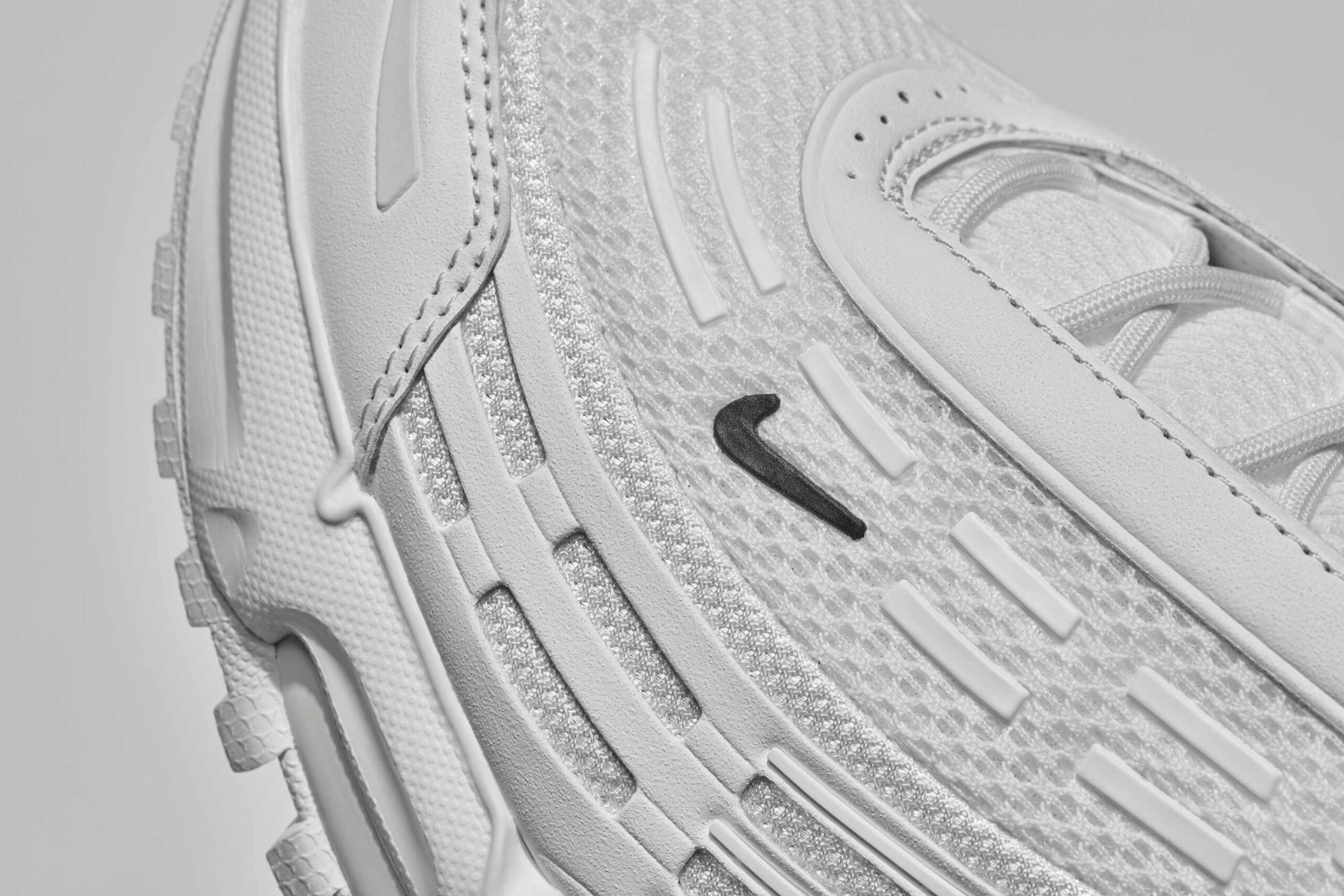 Кросівки Nike та CDG нагадують Nike Air Max 97