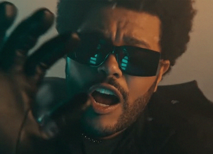 Кадр з кліпу The Weeknd Dancing In The Flames