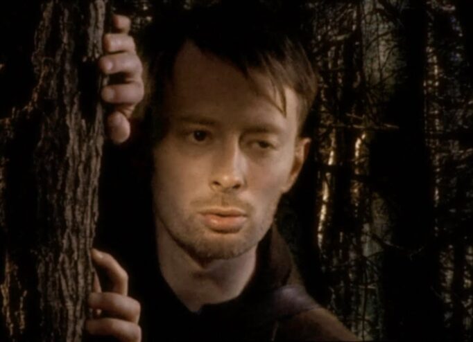 Кадр з кліпу Radiohead — There, there
