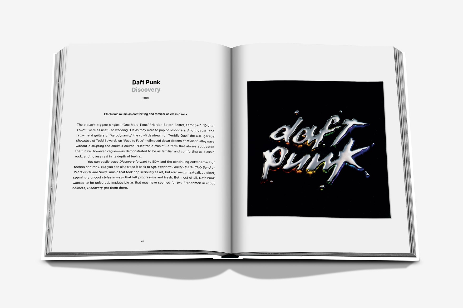 Daft Punk н розвороті книжки Apple Music