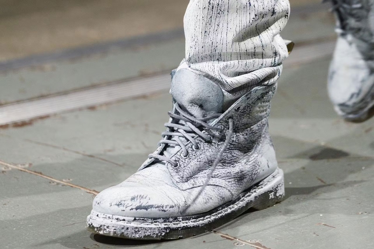 Білі чоботи Dr. Martens та MM6Maison Margiela