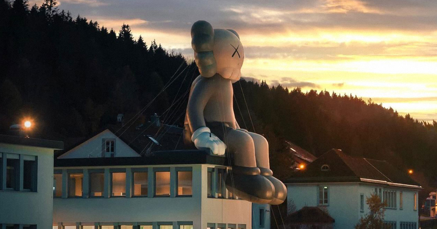 Нова інсталяція KAWS