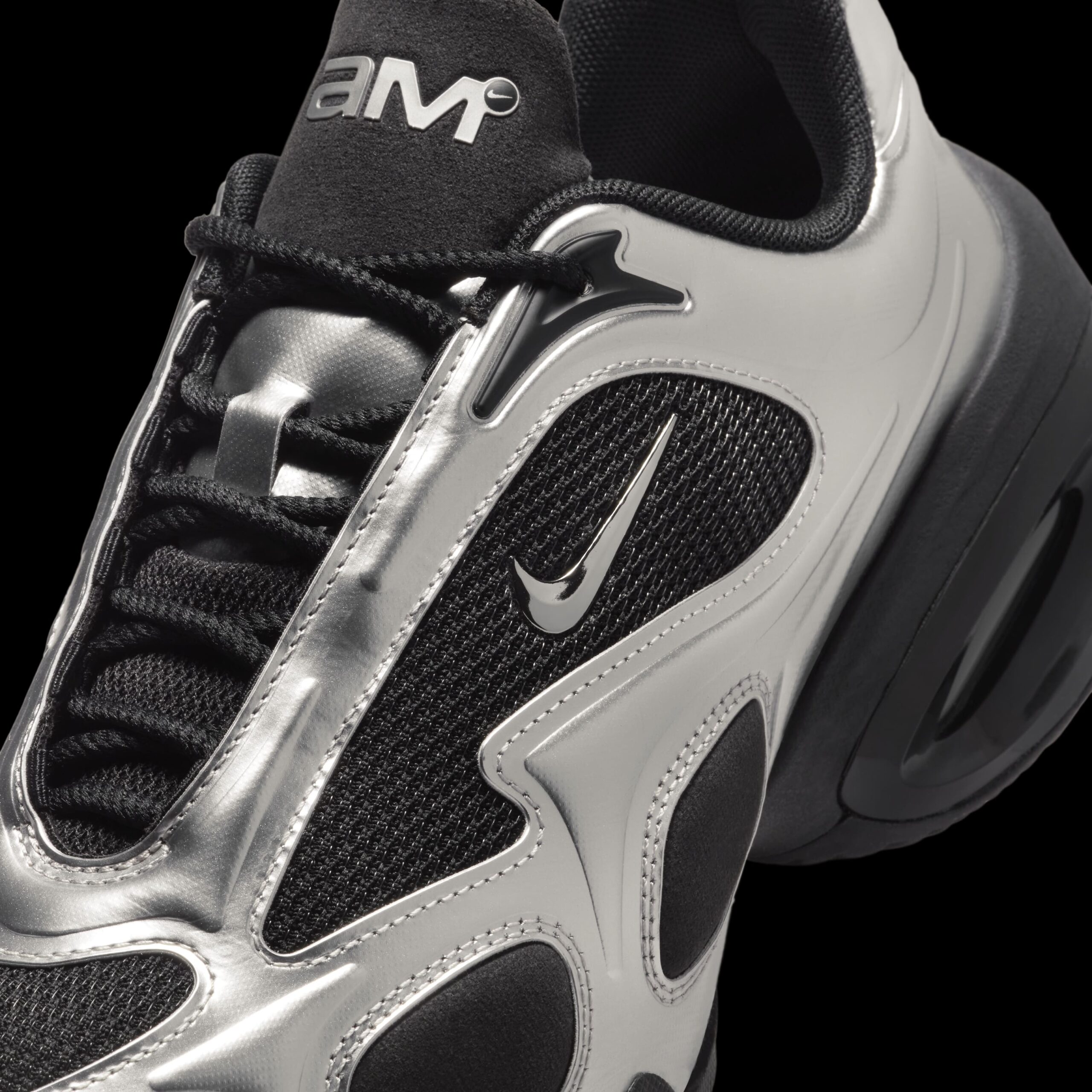 Нові кросівки Nike