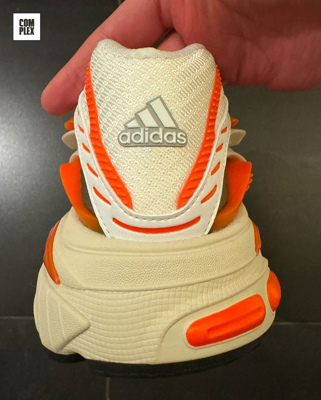 задник adidas Jellyfish