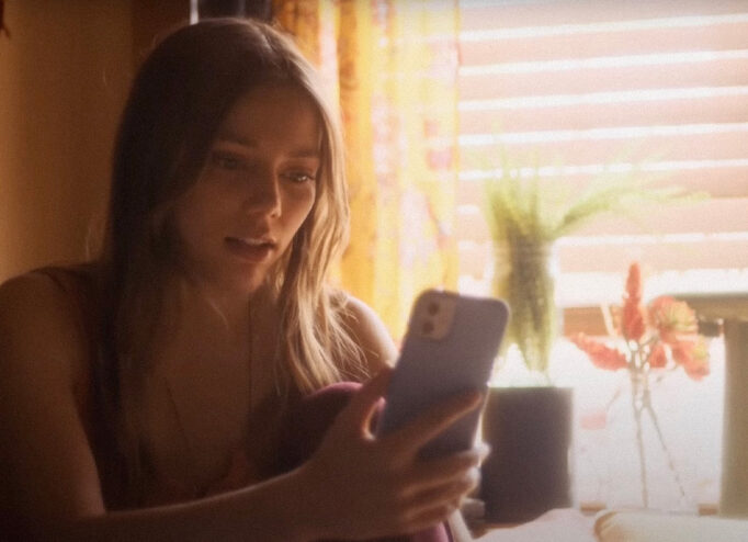 В школах Данії заборонять смартфони