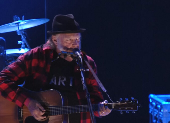 Ніл Янг виступить в Україні