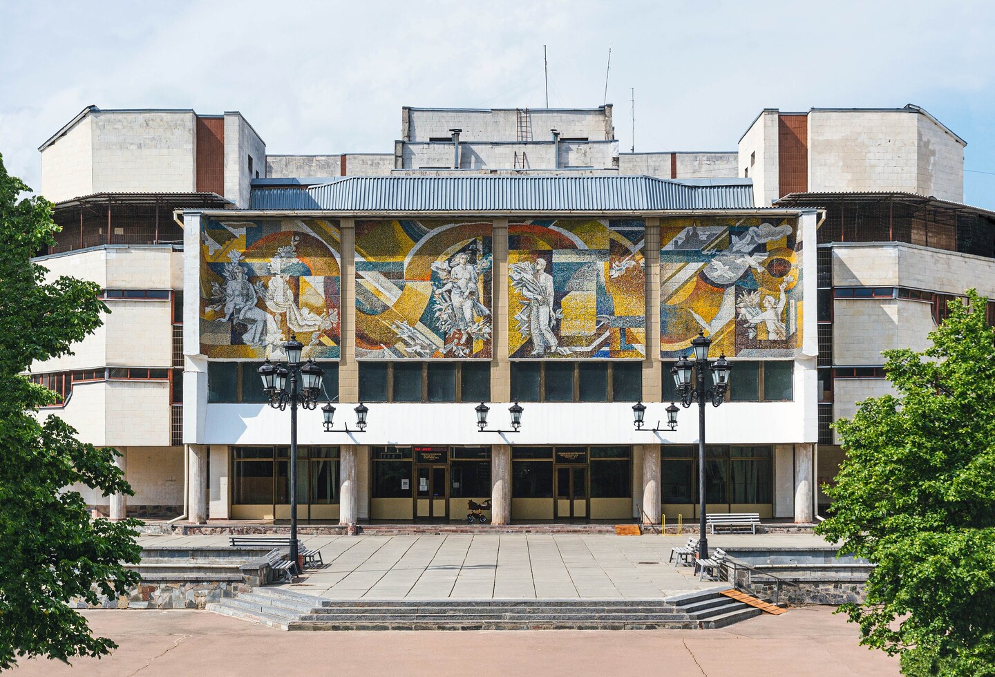 Фото з книжки Ukrainian Modernism