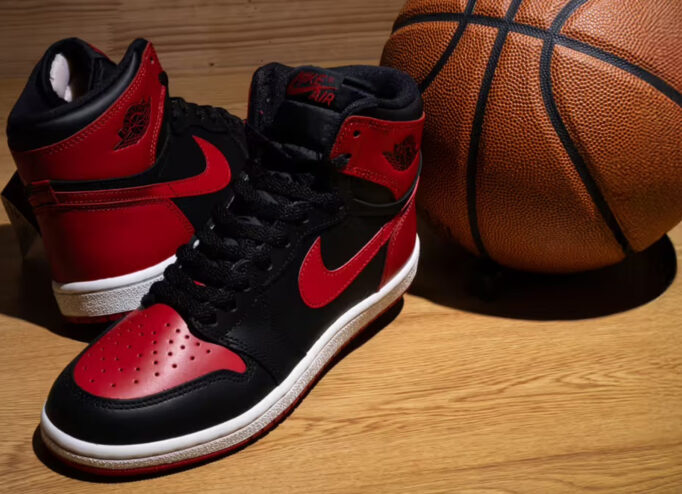 Кросівки Air Jordan 1 High ’85 Bred