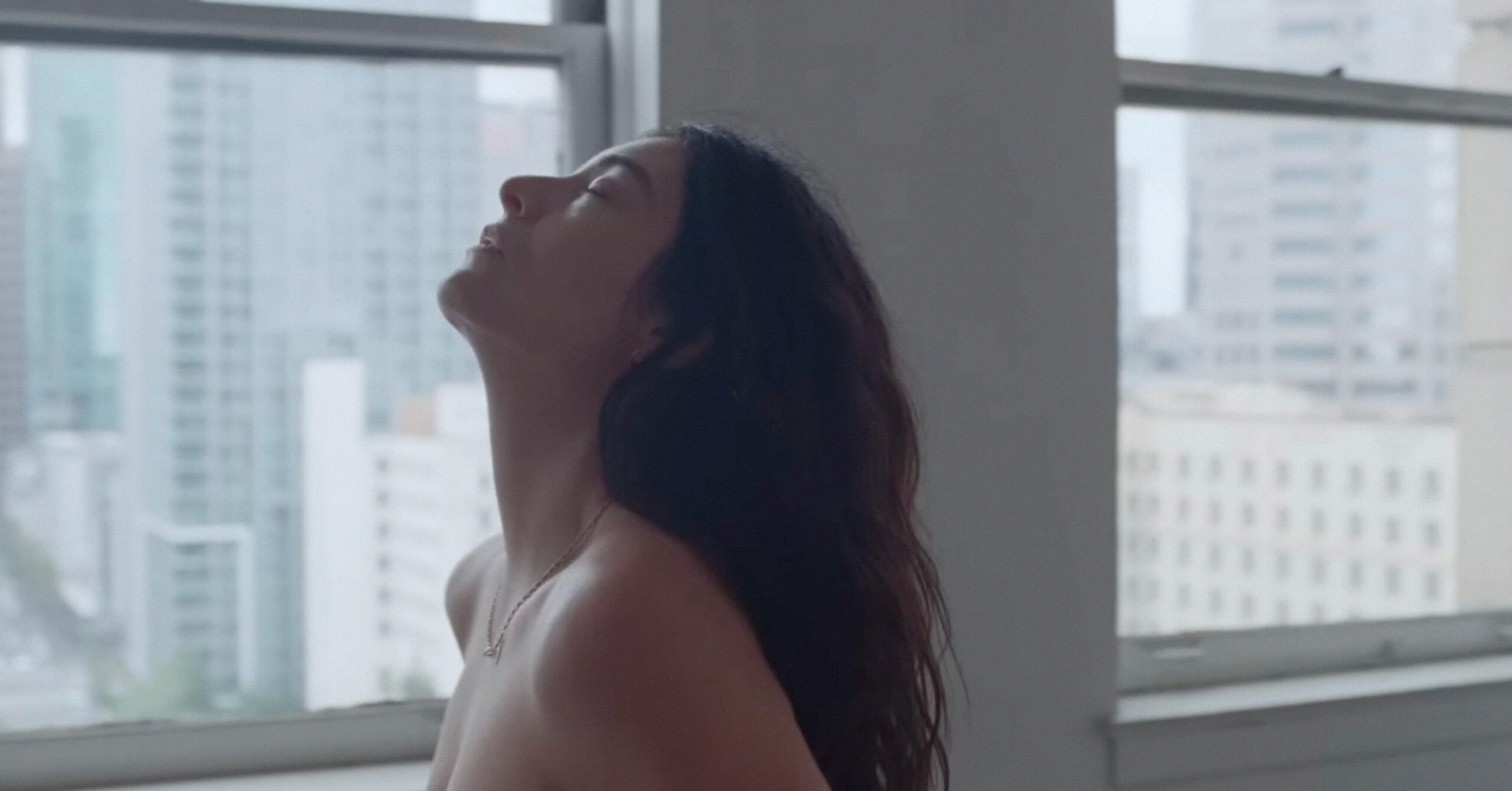 Lorde в кліпі Man Of The Year
