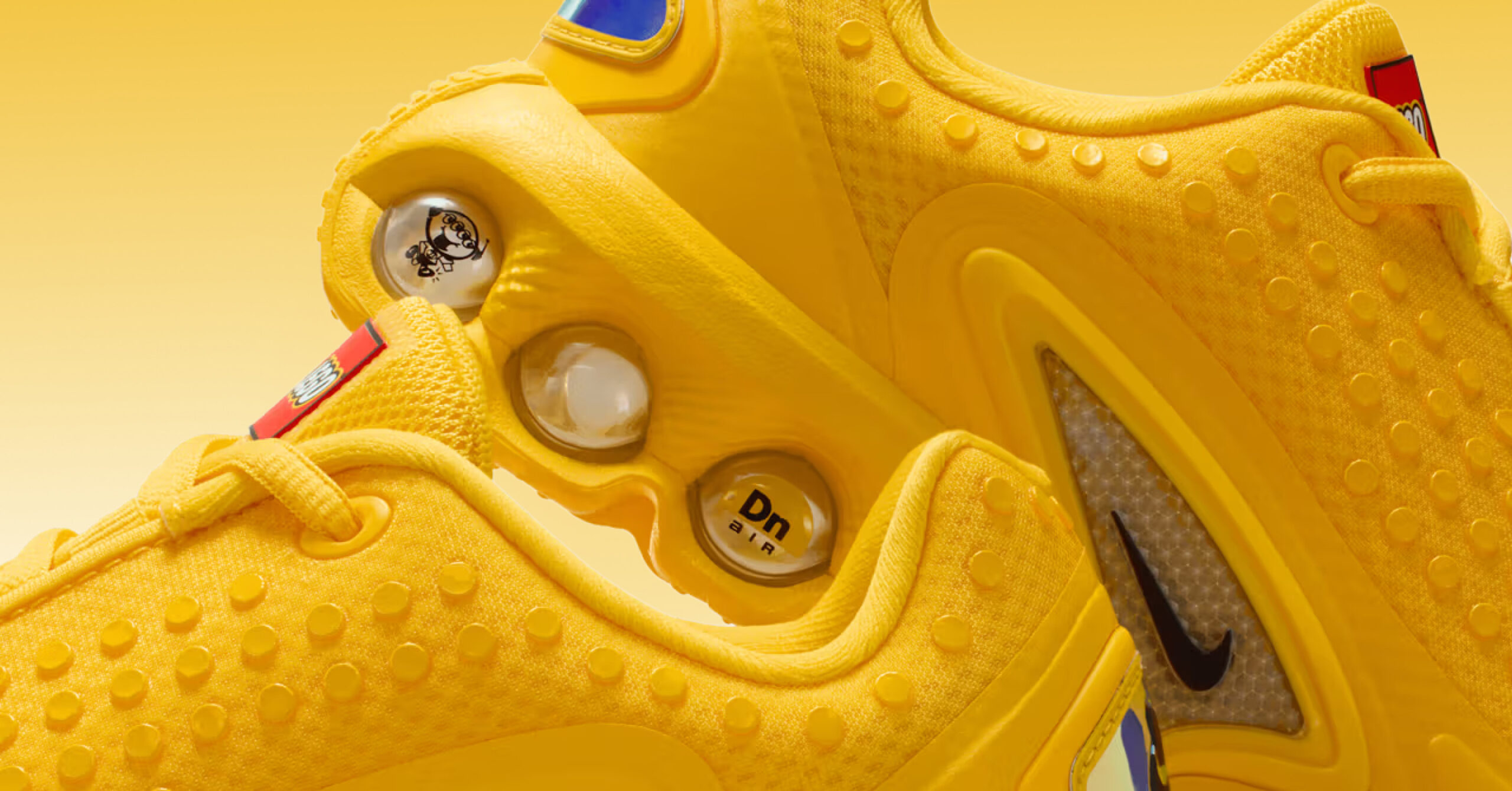 Кросівки Nike та LEGO