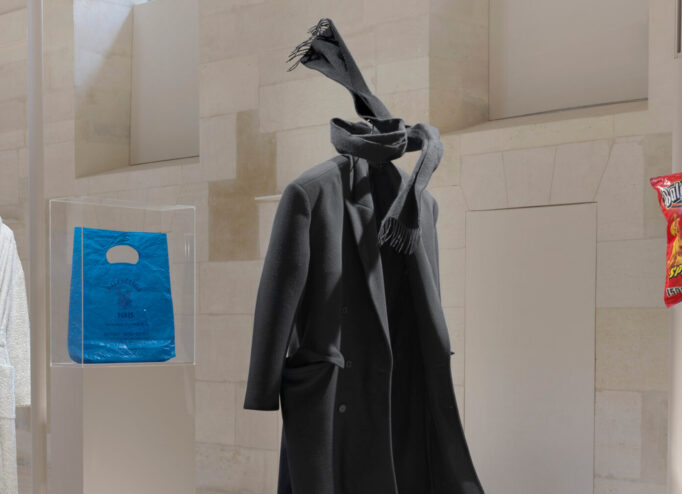 Виставка робіт Демни Гвасалії в Balenciaga