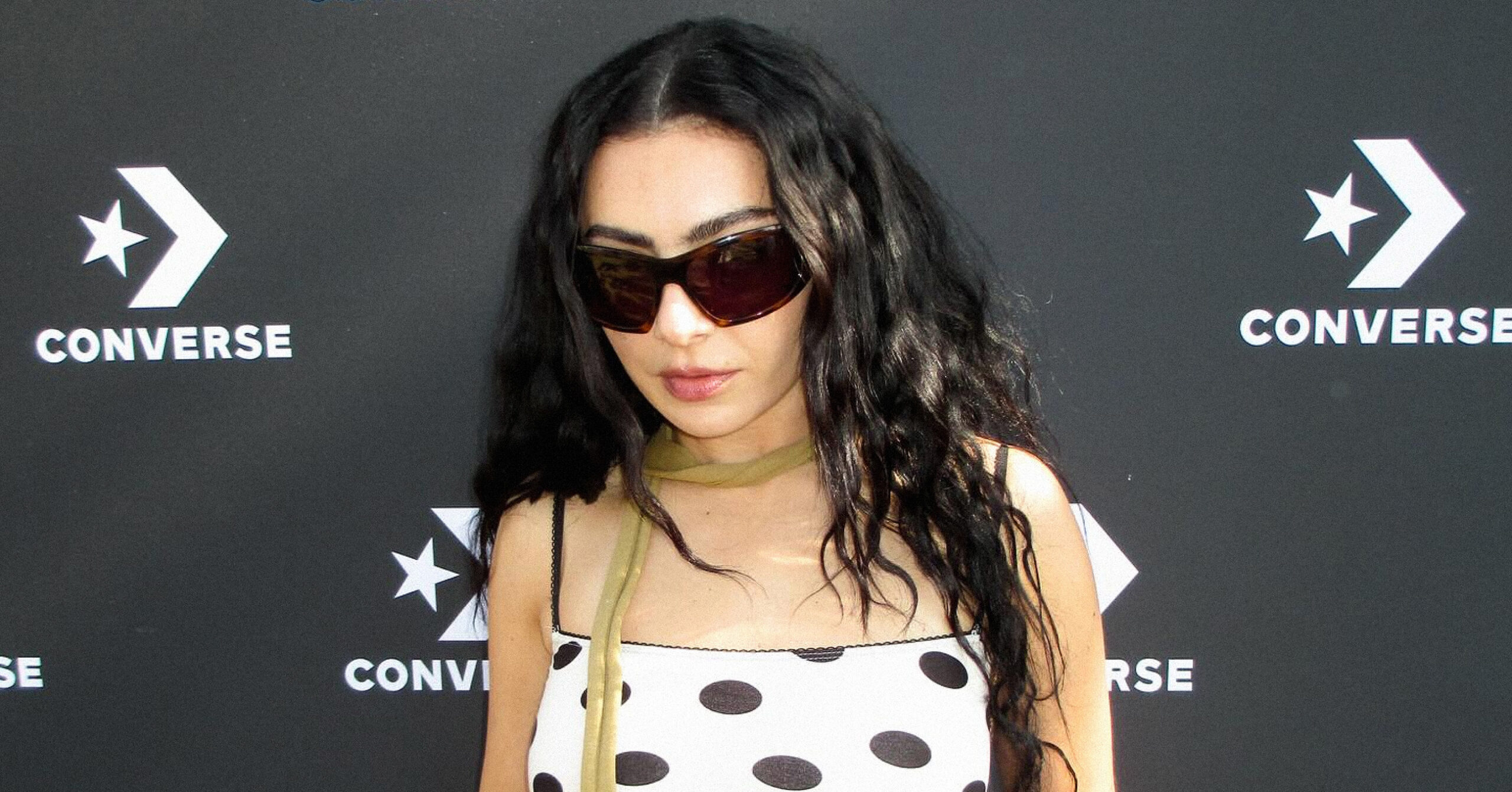 Колаборація Charli XCX та Converse