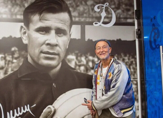 Британський дизайнер Найджел Кабурн випустив колекцію з російським брендом ОЛОВО