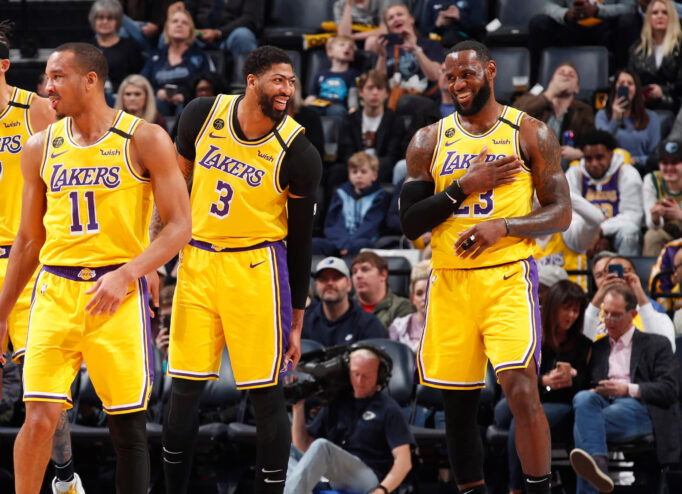 Лейкерс продали за 10 млрд доларів