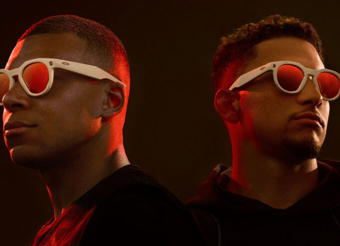 Окуляри Oakley та Meta