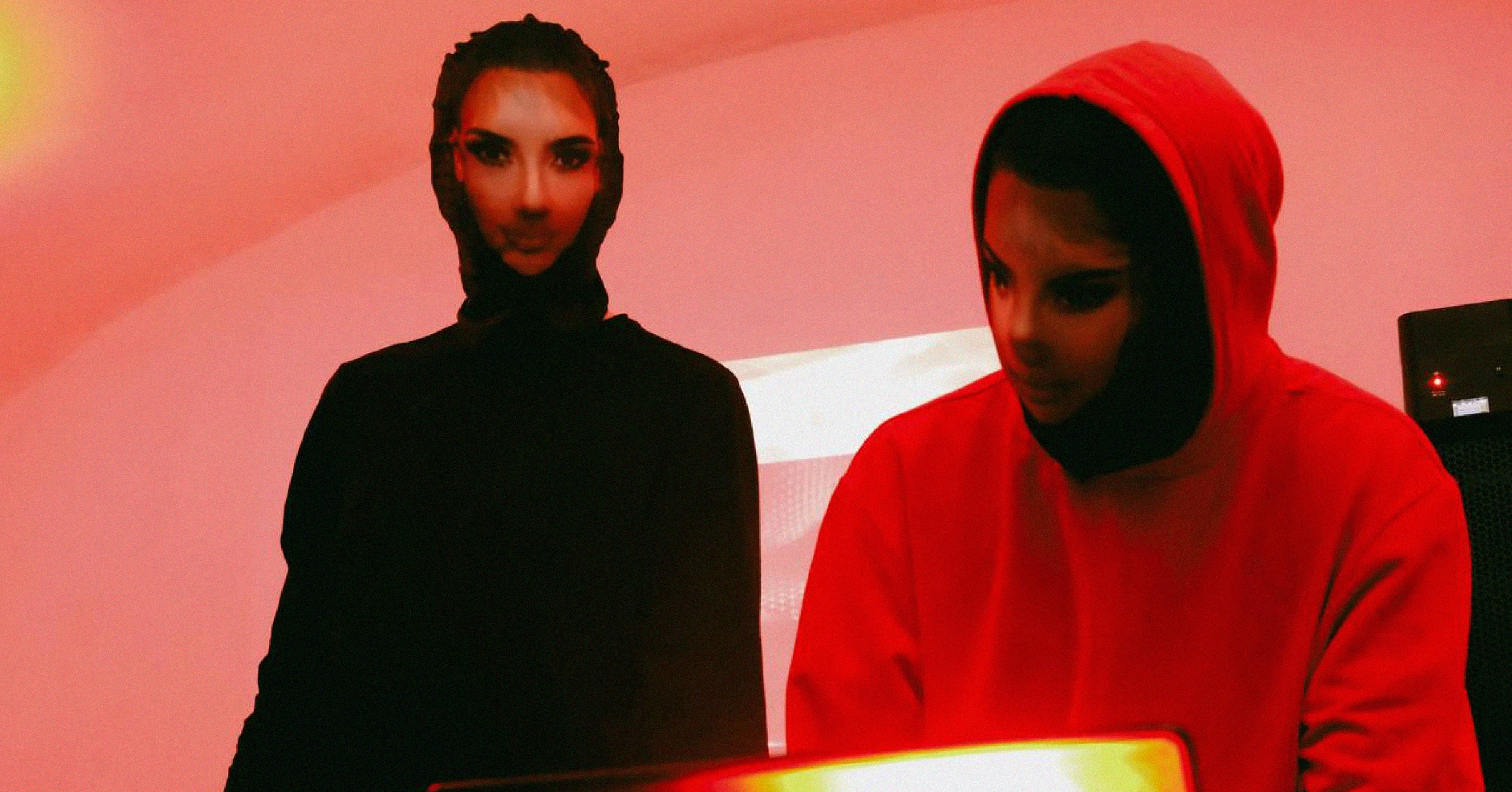 Київський електронний дует Kim Kardashien