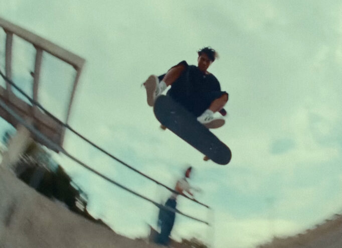 Скейт-відео Drop In присвячене грі skate.