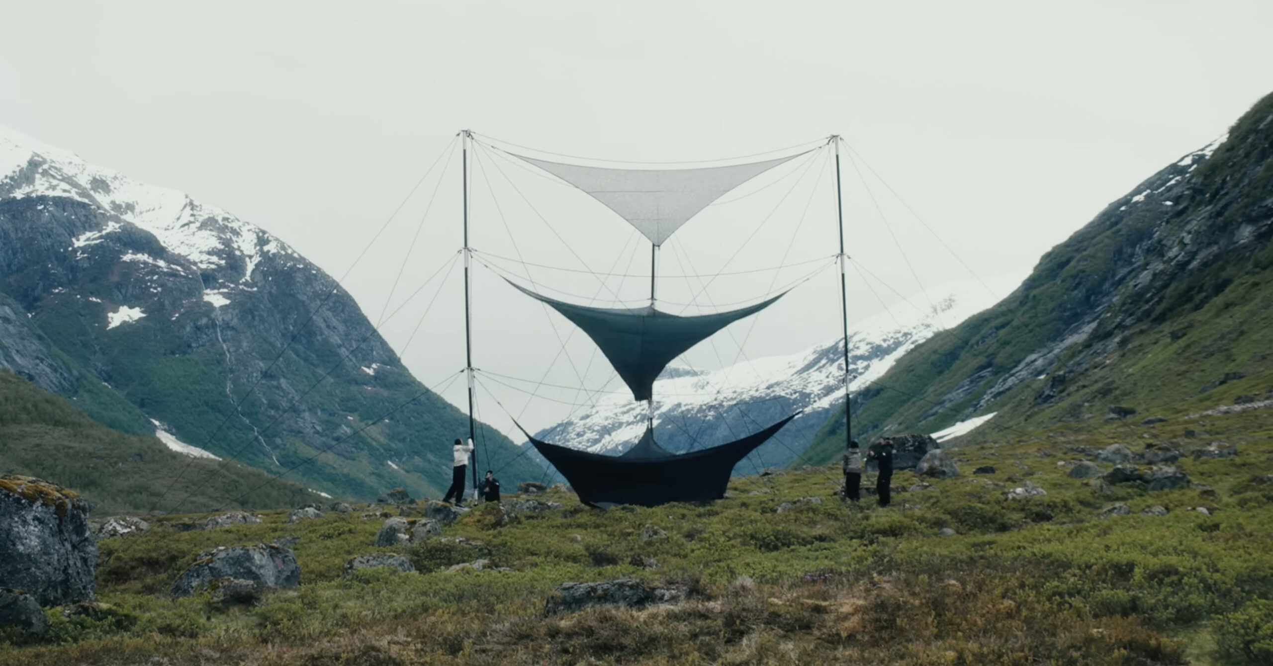 Інсталяція The North Face в горах Норвегії