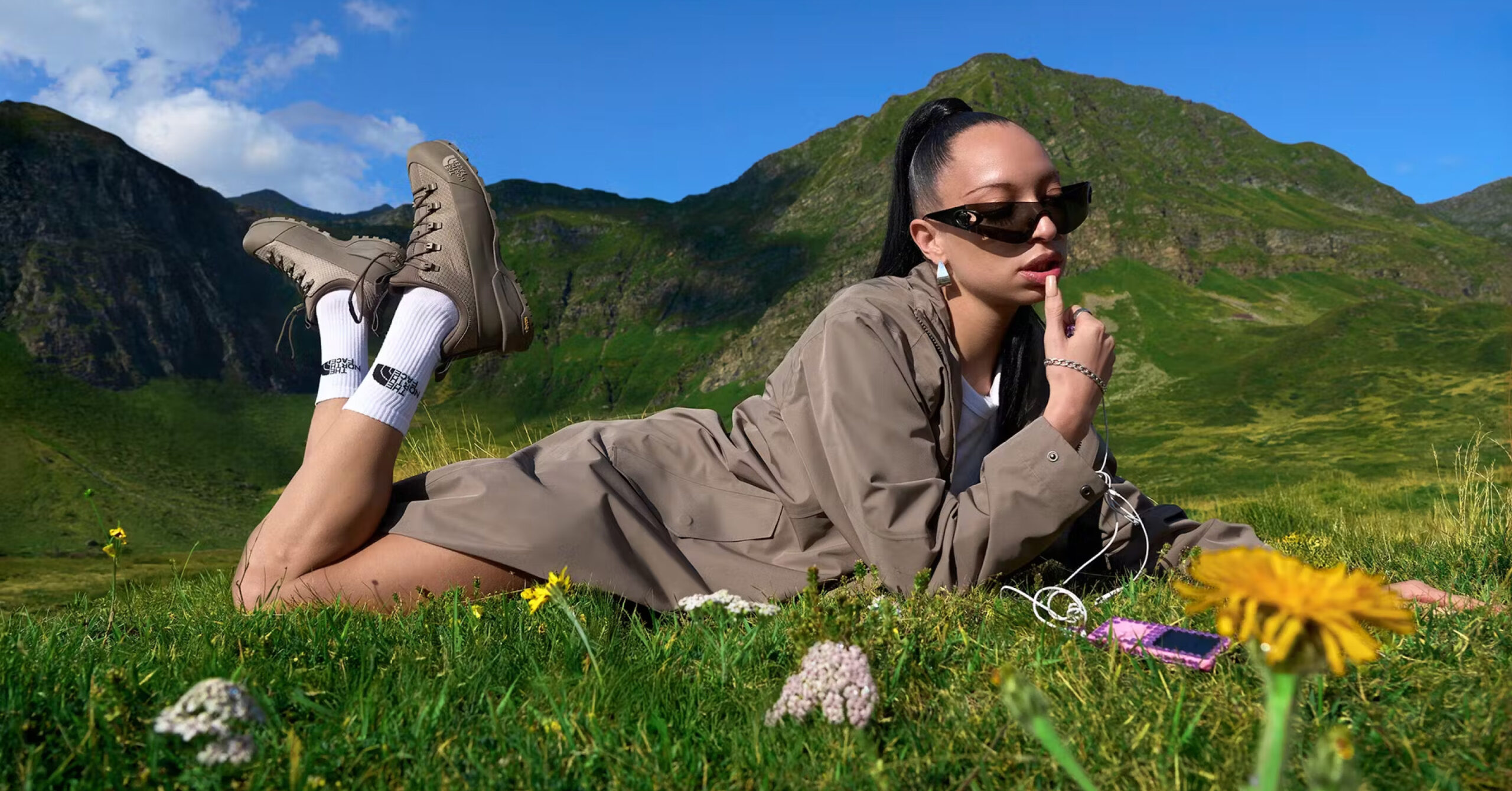 The North Face випустив рекламну кампанію Touch Some Grass