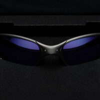 Перш окуляри Oakley та Тревіса Скотта