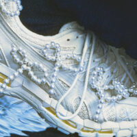 Кросівки ASICS з ювелірними прикрасами