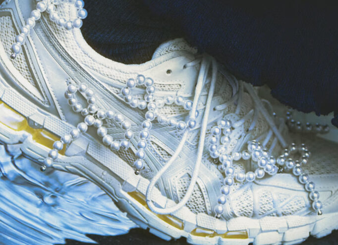 Кросівки ASICS з ювелірними прикрасами