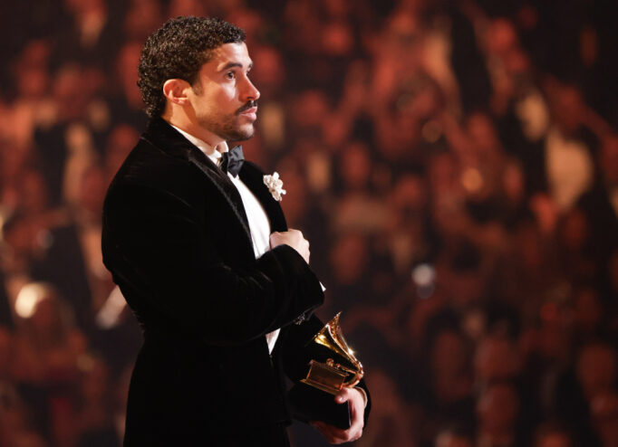 Bad Bunny виграв Ґреммі за найкращий альбом року