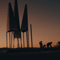 Кадр з фільму «Замки на піску» про український арт на Burning Man