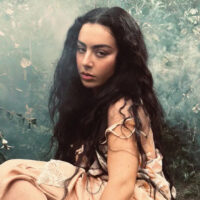 Charli XCX випустила альбом саундртеків до Буремного перевалу