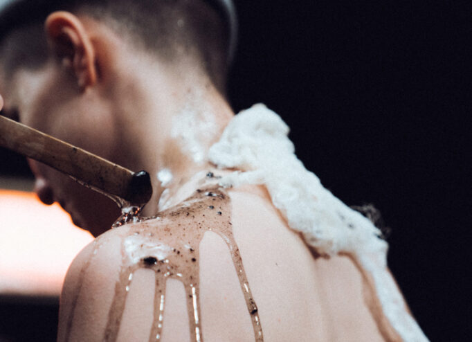 Кадр з кліпу СТАСІК «Звір»