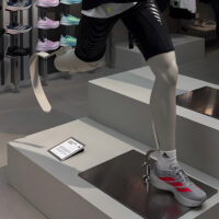 в adidas можна придбати онду кросівку