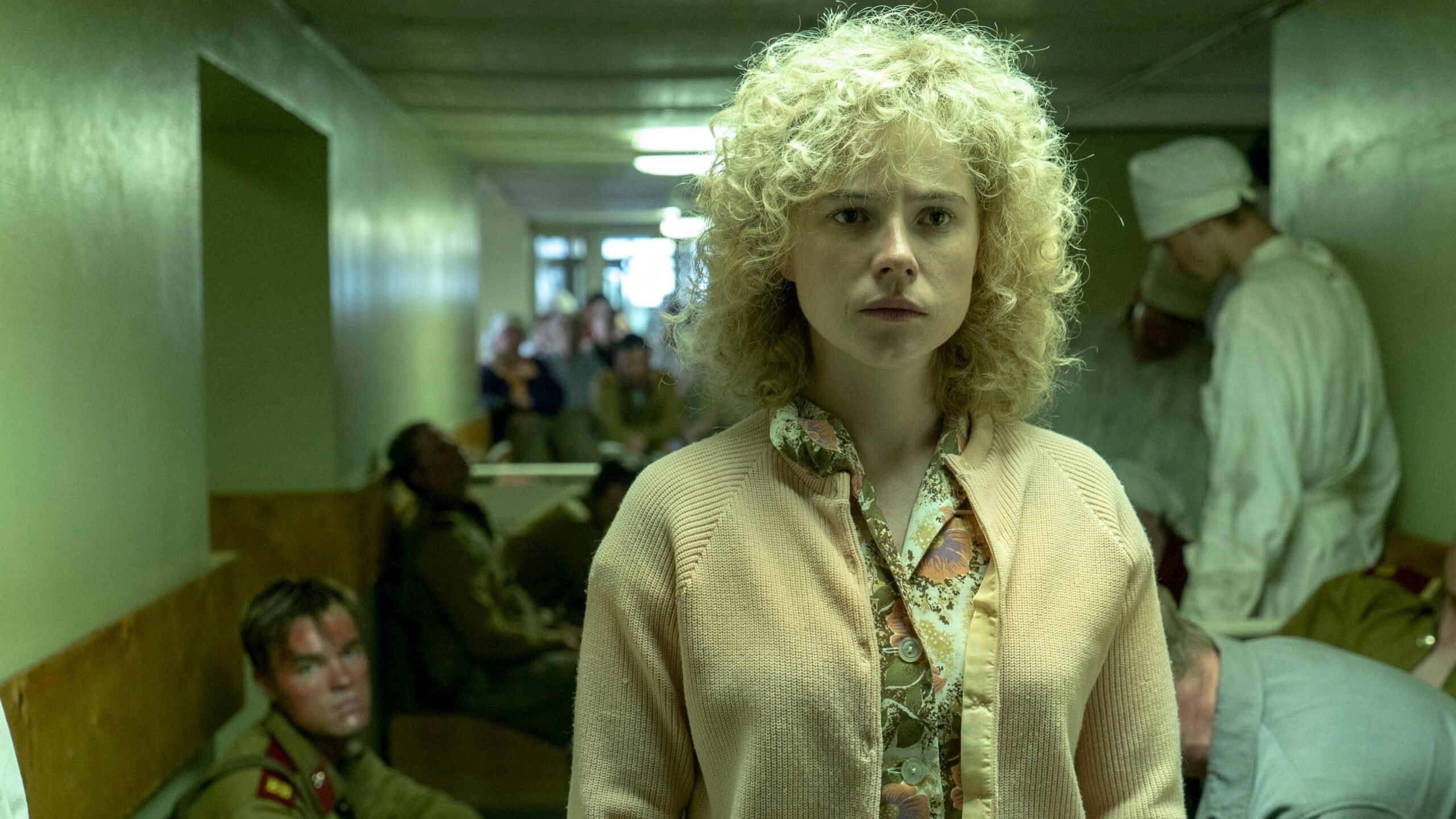 кадр з серіалу «Чорнобиль» з Джессі Баклі
