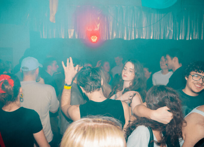 Чи справді Дуа ліпа передала пікап для Першого ОМБ