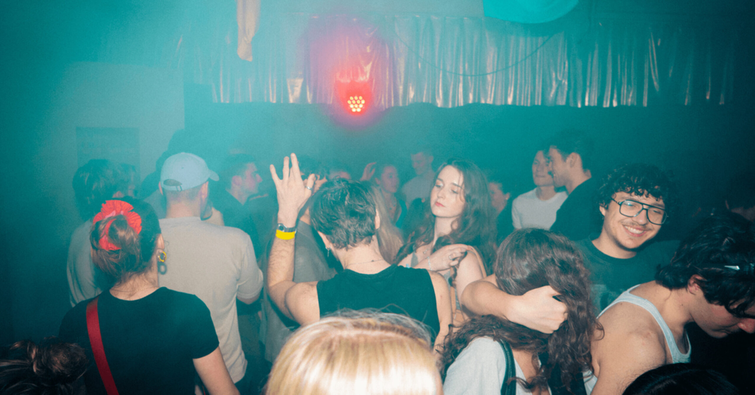 Чи справді Дуа ліпа передала пікап для Першого ОМБ