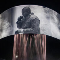 Каньє заборонили в'їзд а Wireless скасували