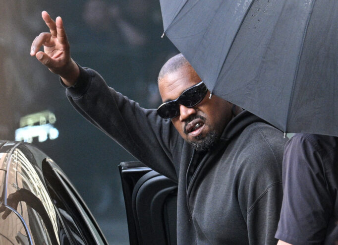 Каньє Вест та директор Wireless відповіли на критику