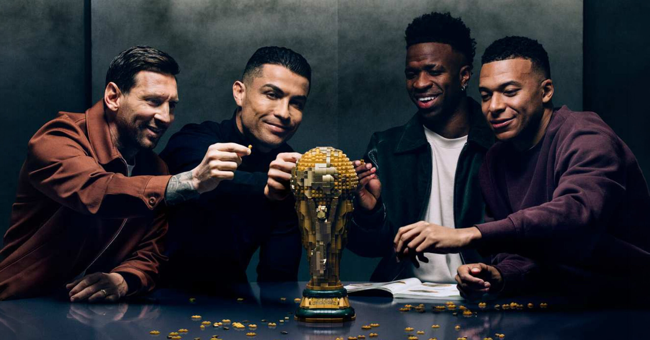 Ліонель Мессі, Кріштіану Роналду, Кілліан Мбаппе та Вінісіус Жуніор LEGO