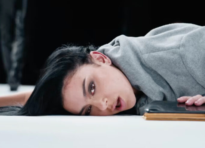 Трек SS26 Charli XCX