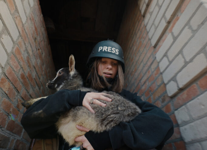 Кадр з документального фільму RESCUE
