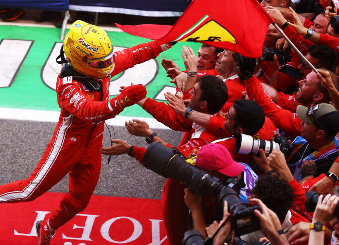 Льюїс Гамільтон уперше переміг за Ferrari