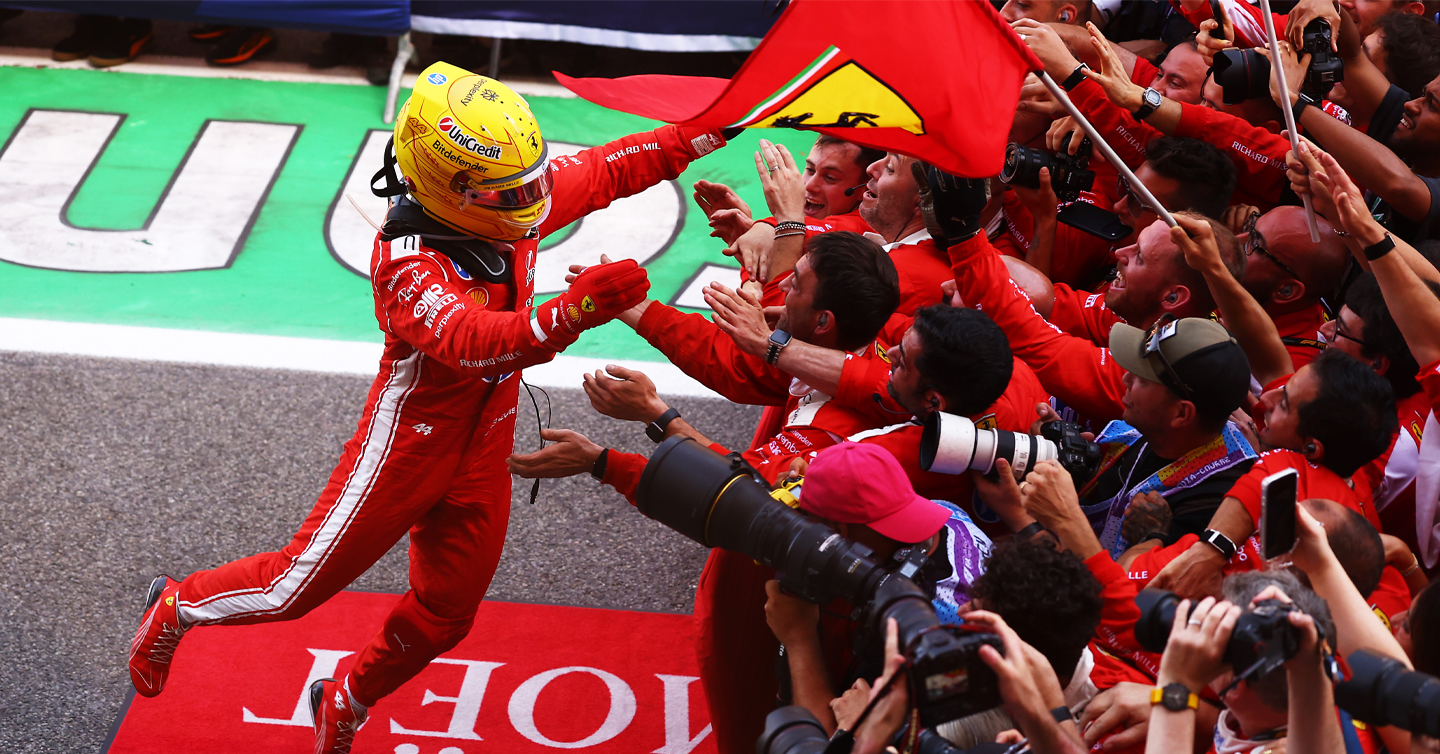 Льюїс Гамільтон уперше переміг за Ferrari