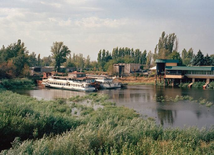 Dnipro, The Plunging Shore