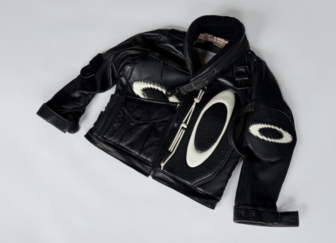 Ніколь Маклафлін Oakley